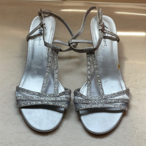 FIONI Clothing Silver Strappy Heels - Picture 1 of 8